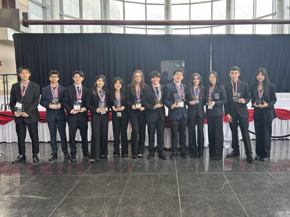 Ward Melville DECA Heads to Orlando